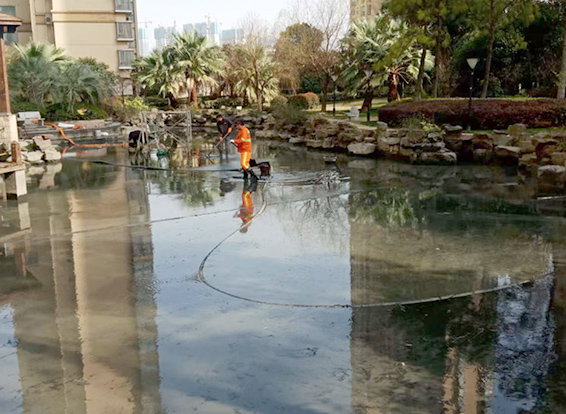 山城景观池淤泥清理